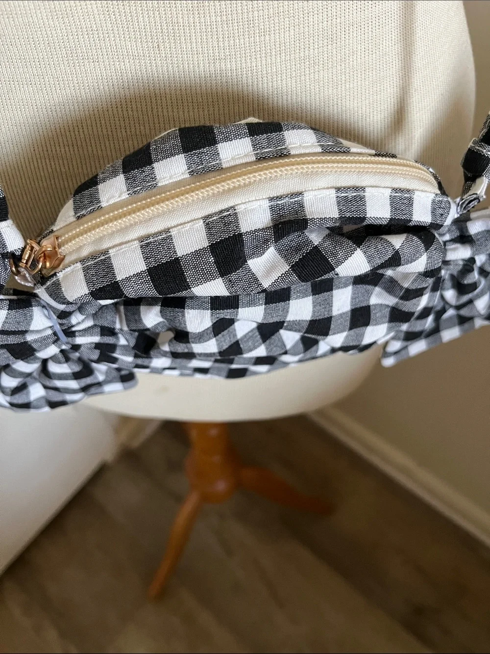 Cute Black and White Gingham Bow Candy-Shape Crossbody Bag